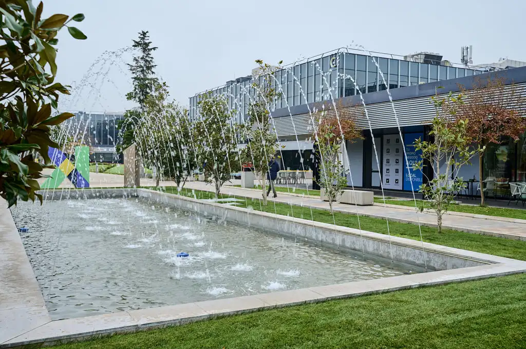 exterior de un espacio de trabajo